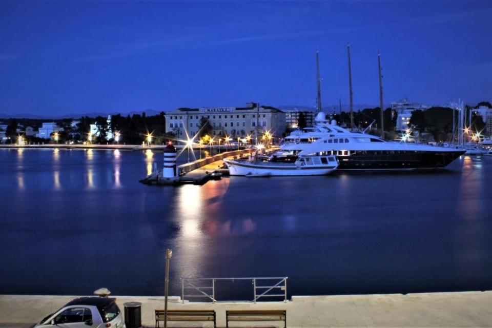 Luxury Gloria Old Town With Sea View Appartamento