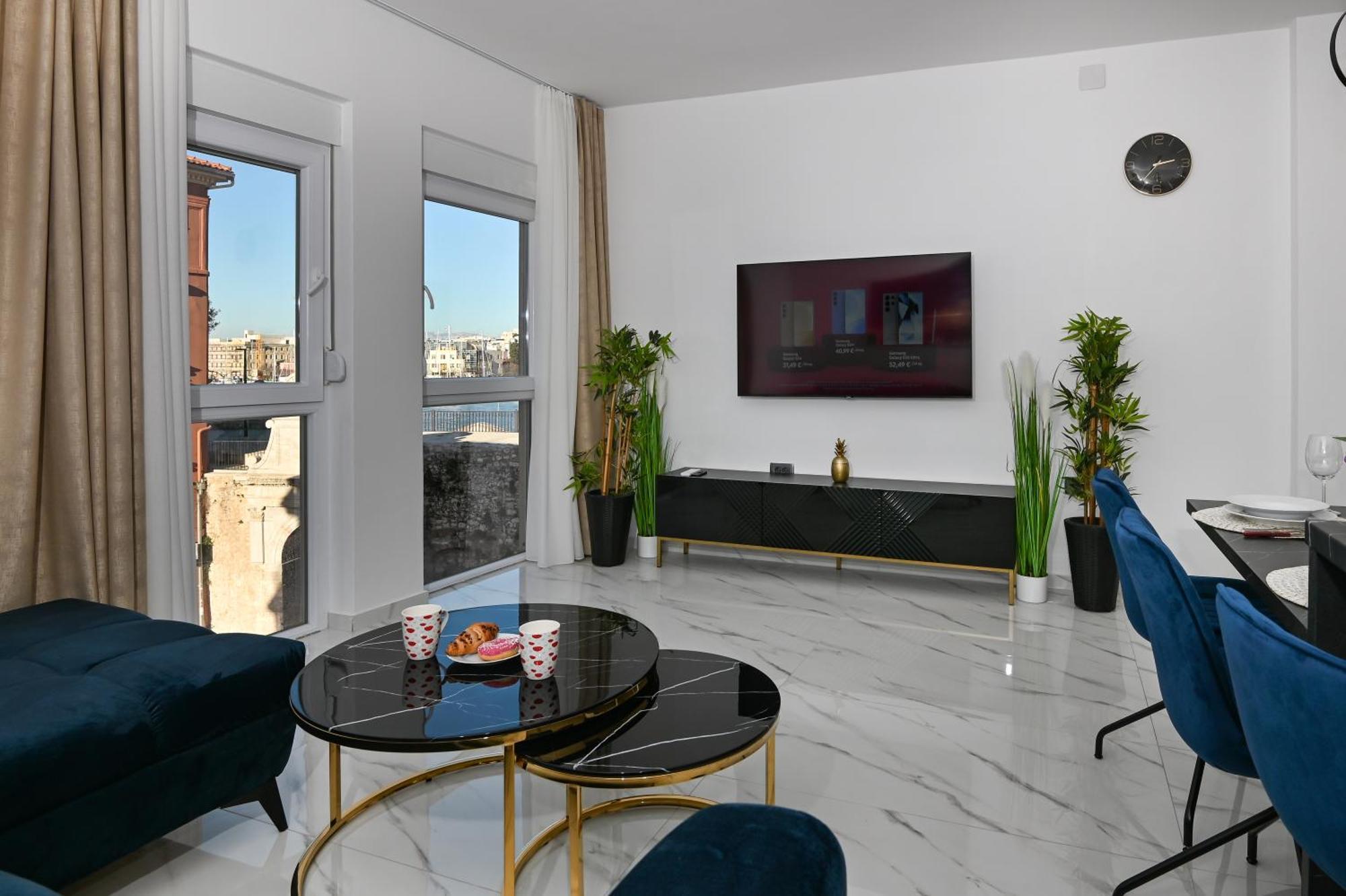 Luxury Gloria Old Town With Sea View Apartment